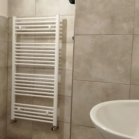 For 3 Number1 7 Δωμάτια σε οικογενειακή κατοικία *