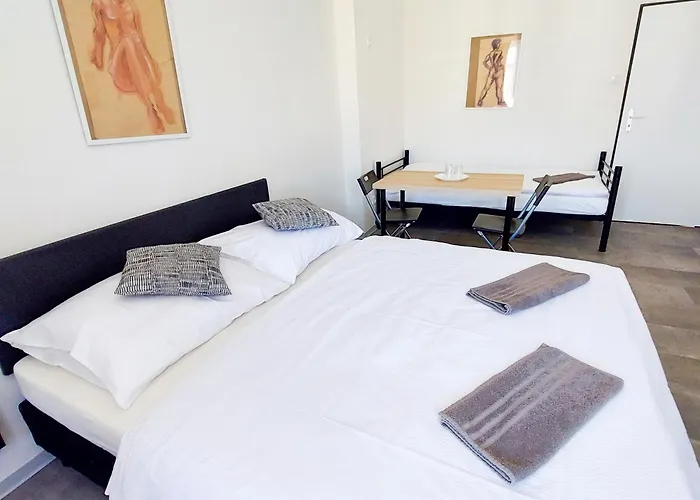 For 3 Number1 7 * Prague